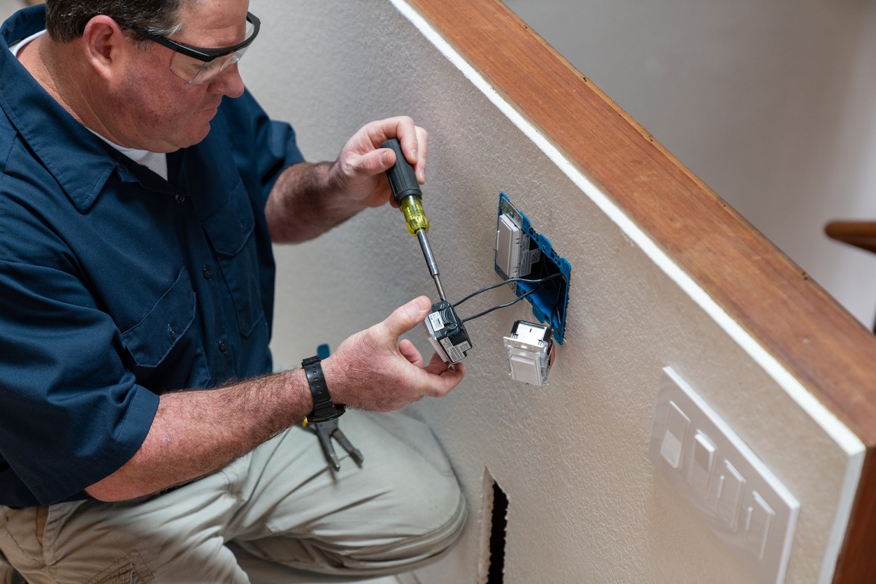 electrical-outlet-repair